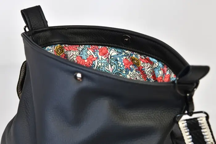 bolso de cuero, Iris S de suave y resistente piel de vaca negra, pieza única, fabricada en La Palma, Islas Canarias, España, Europa