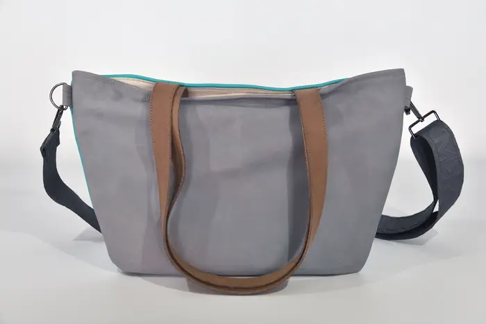 Ledertasche, Sarah S aus Nappa-Wasserbüffelleder in türkis und geschliffenem Nubuckleder in blaugrau und Schultergurten aus Dickelder, Unikat, hergestellt auf La Palma, Kanarische Inseln, Spanien, Europa