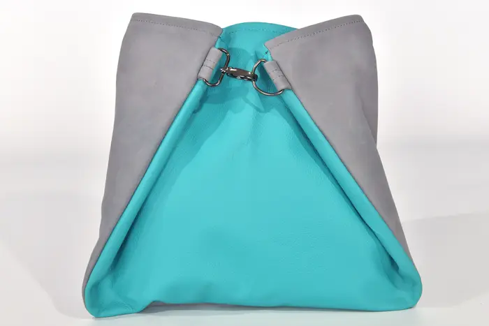 Ledertasche, Sarah S aus Nappa-Wasserbüffelleder in türkis und geschliffenem Nubuckleder in blaugrau und Schultergurten aus Dickelder, Unikat, hergestellt auf La Palma, Kanarische Inseln, Spanien, Europa