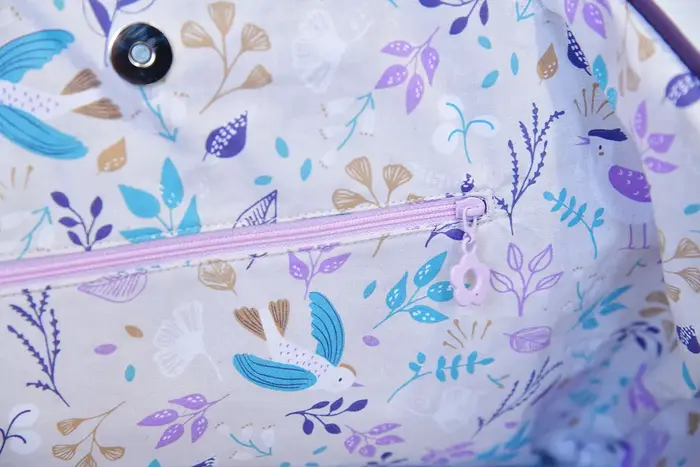 Ledertasche, Sarah S aus Anilin-Nappaleder in violett und Schultergurten aus Dickelder, Unikat, hergestellt auf La Palma, Kanarische Inseln, Spanien, Europa