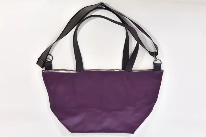 Ledertasche, Sarah Playa L aus Anilin-Nappaleder in violett, Unikat, hergestellt auf La Palma, Kanarische Inseln, Spanien, Europa