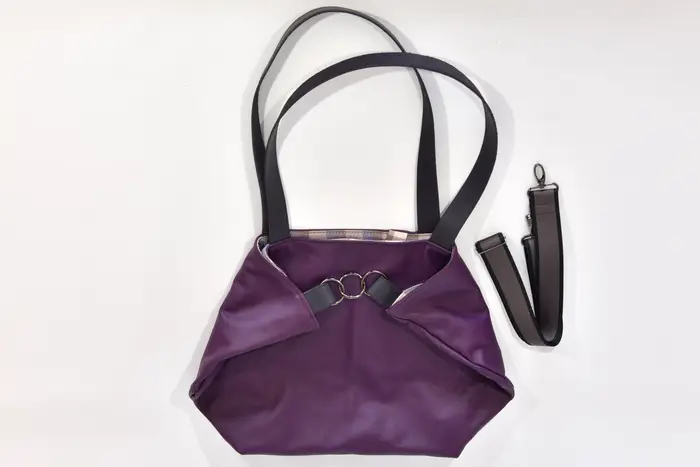 Ledertasche, Sarah Playa L aus Anilin-Nappaleder in violett, Unikat, hergestellt auf La Palma, Kanarische Inseln, Spanien, Europa