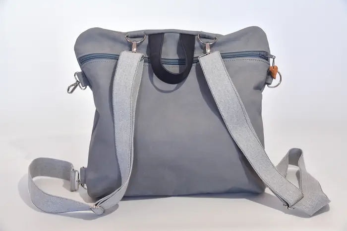 Lederrucksack, Petra blando M aus geschliffenem blaugrauem Wasserbüffel-Nubuckleder, Unikat, hergestellt auf La Palma, Kanarische Inseln, Spanien, Europa