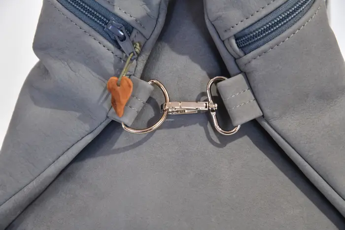 Lederrucksack, Petra blando M aus geschliffenem blaugrauem Wasserbüffel-Nubuckleder, Unikat, hergestellt auf La Palma, Kanarische Inseln, Spanien, Europa