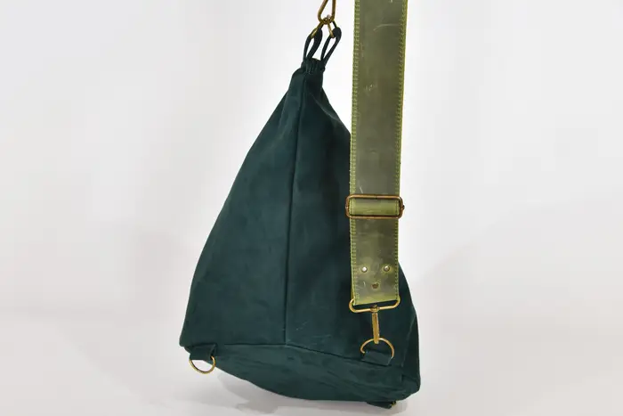 Lederrucksack, Tim S aus geschliffenem Nubuk-Rindsleder in blaugrün, Unikat, hergestellt auf La Palma, Kanarische Inseln, Spanien, Europa