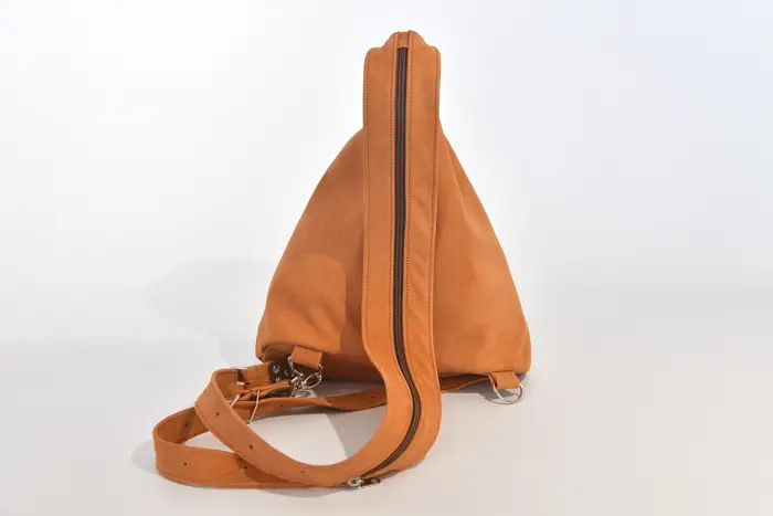 Lederrucksack, Tim S aus geschliffenem Nubuckleder in cognac, Unikat, hergestellt auf La Palma, Kanarische Inseln, Spanien, Europa