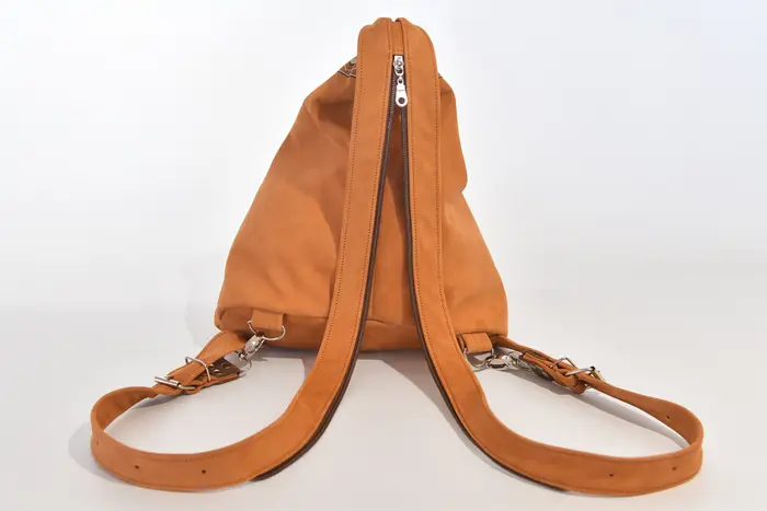 Lederrucksack, Tim S aus geschliffenem Nubuckleder in cognac, Unikat, hergestellt auf La Palma, Kanarische Inseln, Spanien, Europa
