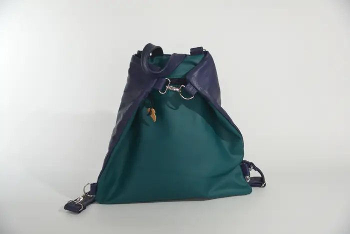Lederrucksack, Petra M aus Anilin-Nappar-Rindsleder, in dunkelblau und Nappa-Wasserbüffelleder in petrol, Unikat, hergestellt auf La Palma, Kanarische Inseln, Spanien, Europa