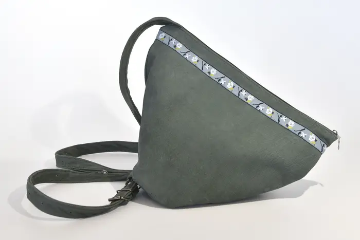 Lederrucksack, Tim S aus geschliffenem Nubuk-Wasserbüffelleder in dunkelgrau, Unikat, hergestellt auf La Palma, Kanarische Inseln, Spanien, Europa