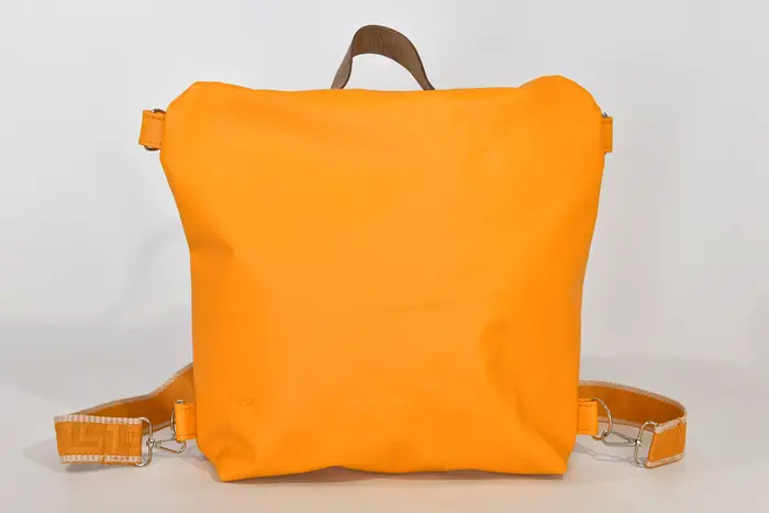 Lederrucksack, Petra blando M aus Nappa-Wasserbüffelleder in gelb, Unikat, hergestellt auf La Palma, Kanarische Inseln, Spanien, Europa