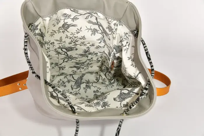 Lederrucksack, Niki M aus grauem Anilin-Nappaleder und pastellgelbem Nappa-Wasserbüffelleder, Unikat, hergestellt auf La Palma, Kanarische Inseln, Spanien, Europa