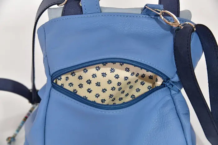 Lederrucksack, Niki M aus hellblauem Anilin-Nappa-Rindsleder und Nappa-Wasserbüffelleder, Unikat, hergestellt auf La Palma, Kanarische Inseln, Spanien, Europa