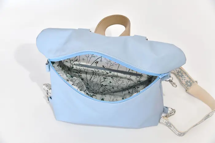 Lederrucksack, Petra blando M aus hellblauem Nappa-Wasserbüffelleder, Unikat, hergestellt auf La Palma, Kanarische Inseln, Spanien, Europa