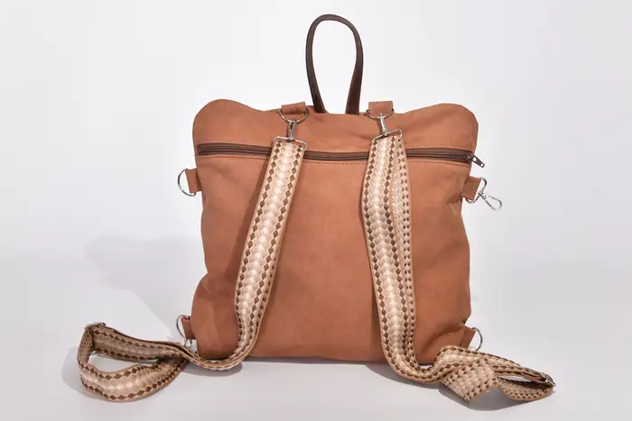 Lederrucksack, Petra blando M aus hellbraunem, geschliffenem Nubuckleder, Unikat, hergestellt auf La Palma, Kanarische Inseln, Spanien, Europa