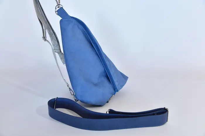 Lederrucksack, Tim S aus feinem, weichem Rindsnubuckleder in jeansblau, Unikat, hergestellt auf La Palma, Kanarische Inseln, Spanien, Europa