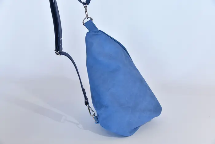 Lederrucksack, Tim S aus feinem, weichem Rindsnubuckleder in jeansblau, Unikat, hergestellt auf La Palma, Kanarische Inseln, Spanien, Europa