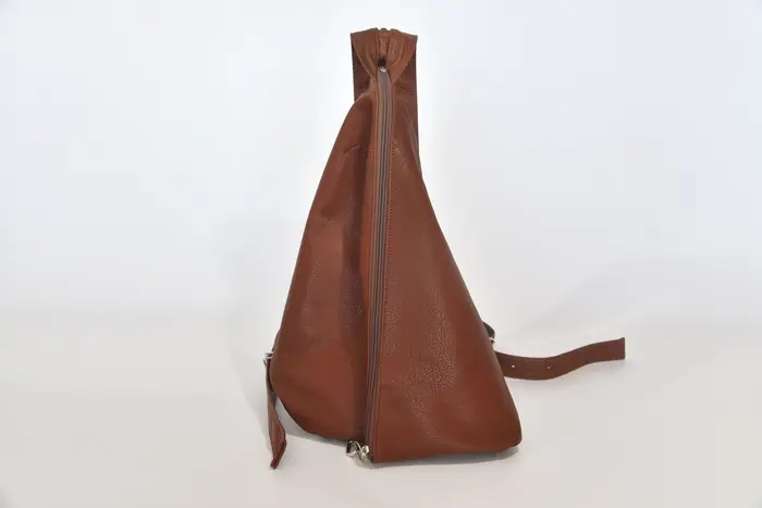 Lederrucksack, Tim S aus Anilin-Nappa-Wasserbüffelleder in lehmbraun, Unikat, hergestellt auf La Palma, Kanarische Inseln, Spanien, Europa