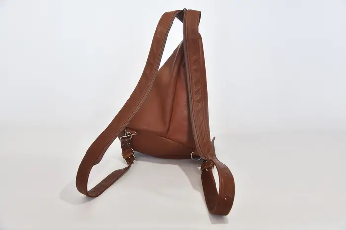 Lederrucksack, Tim S aus Anilin-Nappa-Wasserbüffelleder in lehmbraun, Unikat, hergestellt auf La Palma, Kanarische Inseln, Spanien, Europa