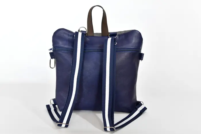 Lederrucksack, Petra blando M aus vollnarbig, pflanzlich softem Rindsleder und Nappa-Wasserbüffelleder in marineblau und anthrazit, Unikat, hergestellt auf La Palma, Kanarische Inseln, Spanien, Europa