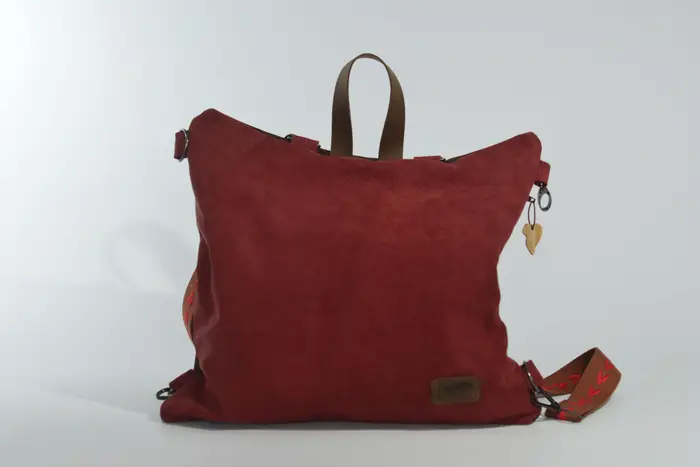 Lederrucksack, Petra M aus geschliffenem Nubuk-Wasserbüffelleder in mittelbraun und bordeaux, Unikat, hergestellt auf La Palma, Kanarische Inseln, Spanien, Europa