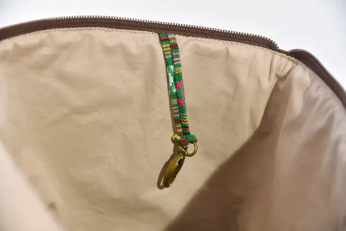 Lederrucksack, Tim S aus geschliffenem Nubuckleder in olivgrün, Unikat, hergestellt auf La Palma, Kanarische Inseln, Spanien, Europa