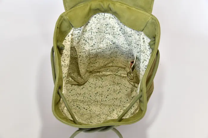 Lederrucksack, Niki M aus fein weichem Nubuckleder in olivgrün, Unikat, hergestellt auf La Palma, Kanarische Inseln, Spanien, Europa