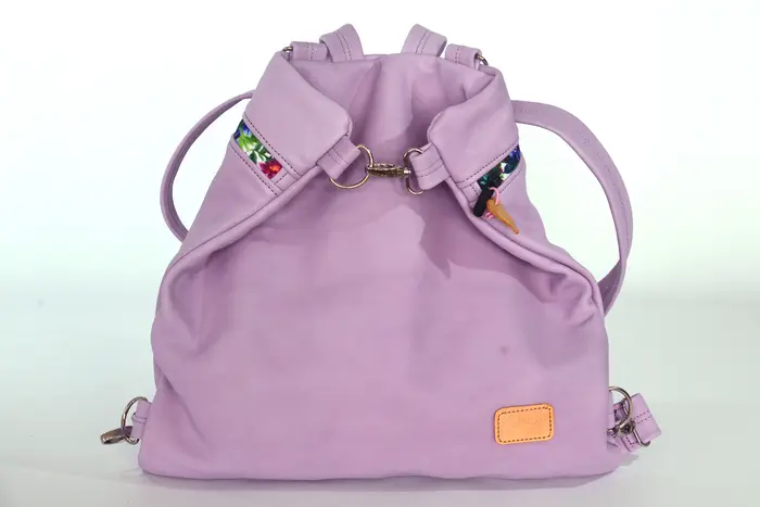 Lederrucksack, Petra M aus vollnarbig, pflanzlich softem Rindsleder in pastell lila, Unikat, hergestellt auf La Palma, Kanarische Inseln, Spanien, Europa
