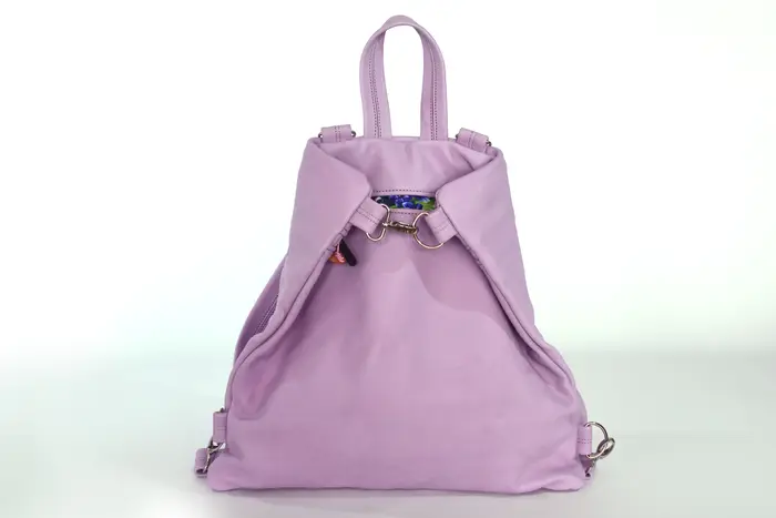 Lederrucksack, Petra M aus vollnarbig, pflanzlich softem Rindsleder in pastell lila, Unikat, hergestellt auf La Palma, Kanarische Inseln, Spanien, Europa