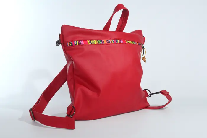 Lederrucksack, Petra M aus rotem Nappa-Wasserbüffelleder, Unikat, hergestellt auf La Palma, Kanarische Inseln, Spanien, Europa