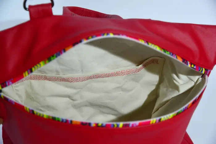 Petra M aus rotem Nappa-Wasserbüffelleder