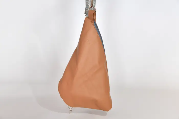 Lederrucksack, Tim S aus Nappa-Wasserbüffelleder in sandgelb, Unikat, hergestellt auf La Palma, Kanarische Inseln, Spanien, Europa