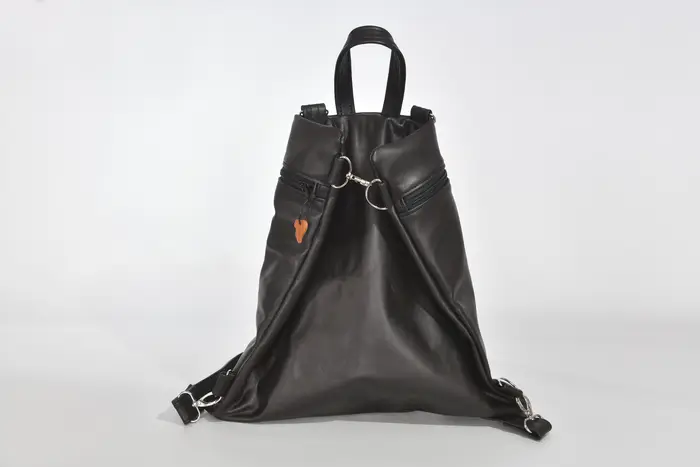 Lederrucksack, Petra M aus glänzendem Anilin-Nappaleder in schwarz, Unikat, hergestellt auf La Palma, Kanarische Inseln, Spanien, Europa