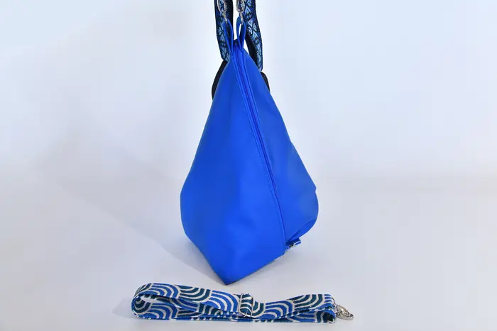 Lederrucksack, Tim S aus Nappa-Rindsleder in sehr blau, Unikat, hergestellt auf La Palma, Kanarische Inseln, Spanien, Europa