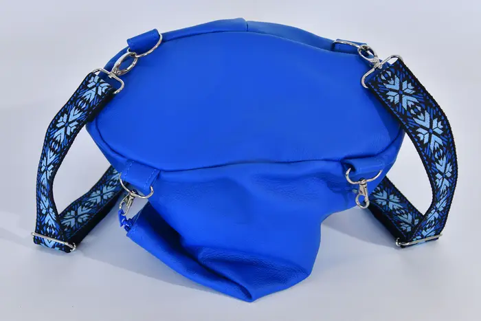 Lederrucksack, Tim S aus Nappa-Rindsleder in sehr blau, Unikat, hergestellt auf La Palma, Kanarische Inseln, Spanien, Europa