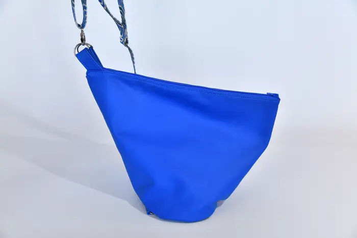 Lederrucksack, Tim S aus Nappa-Rindsleder in sehr blau, Unikat, hergestellt auf La Palma, Kanarische Inseln, Spanien, Europa