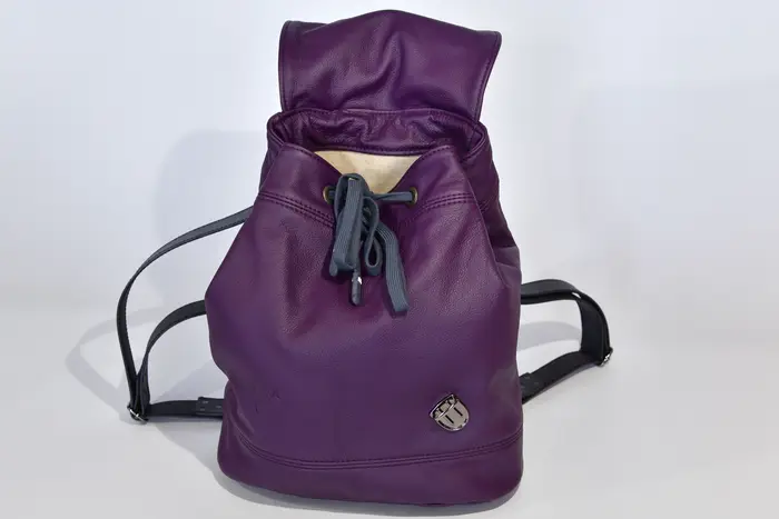 Lederrucksack, Niki M aus violettem Anilin-Nappa-Rindsleder, Unikat, hergestellt auf La Palma, Kanarische Inseln, Spanien, Europa