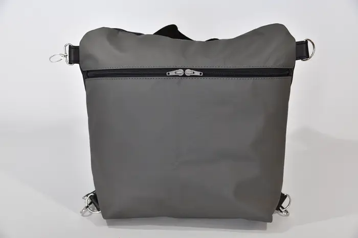 Lederrucksack, Petra blando M aus glänzendem Anilin-Nappaleder aus Rindsleder in schwarz und Nappa-Wasserbüffelleder in anthrazit, Unikat, hergestellt auf La Palma, Kanarische Inseln, Spanien, Europa