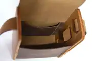 Bernd M aus geschliffenem, antikem Wasserbüffel-Blankleder in dunkelbraun mit Eichenholz