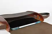 Tabea M aus geschliffenem PullUp-Wasserbueffel-Blankleder in dunkelbraun mit Zypressenholz aus La Palma