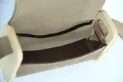 Timo S aus geschliffenem PullUp-Wasserbüffel-Blankleder in graubraun mit Eschenholz