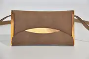 Jenny XS aus geschliffenem PullUp-Wasserbüffel-Blankleder in graubraun mit Orangenholz aus La Palma