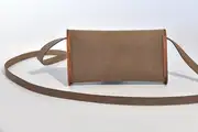 Jenny XS aus geschliffenem PullUp-Wasserbüffel-Blankleder in graubraun mit Zypressenholz aus La Palma