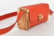 Timo S aus geschliffenem PullUp-Wasserbüffel-Blankleder in orange mit gestocktem Buchenholz aus Deutschland