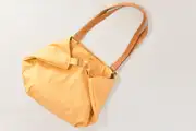 Ledertasche, Sarah playa L aus weichem, strapazierfähigem Rindsleder in bernstein, Unikat, hergestellt auf La Palma, Kanarische Inseln, Spanien, Europa