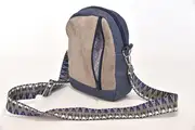Adrian M aus geschliffenem Nubuk-Rindsleder in blau und geschliffenem Nubuk-Wasserbüffelleder in babyelefantengrau