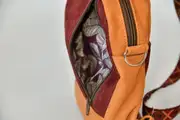 Adrian flex M aus geschliffenem Nubuk-Rindsleder in cognac und geschliffenem Nubuk-Wasserbüffelleder in bordeaux