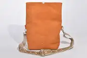 Sam M aus geschliffenem Nubuck-Rindsleder in cognac