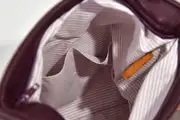 Ben dia M aus Nappa-Ziegeleder in dunkel violett