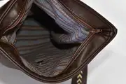 Sam zip M aus dunkelbraunem Nappa-Wasserbüffelleder