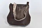 Iris Zip M aus Nappa-Wasserbüffelleder in dunkelbraun